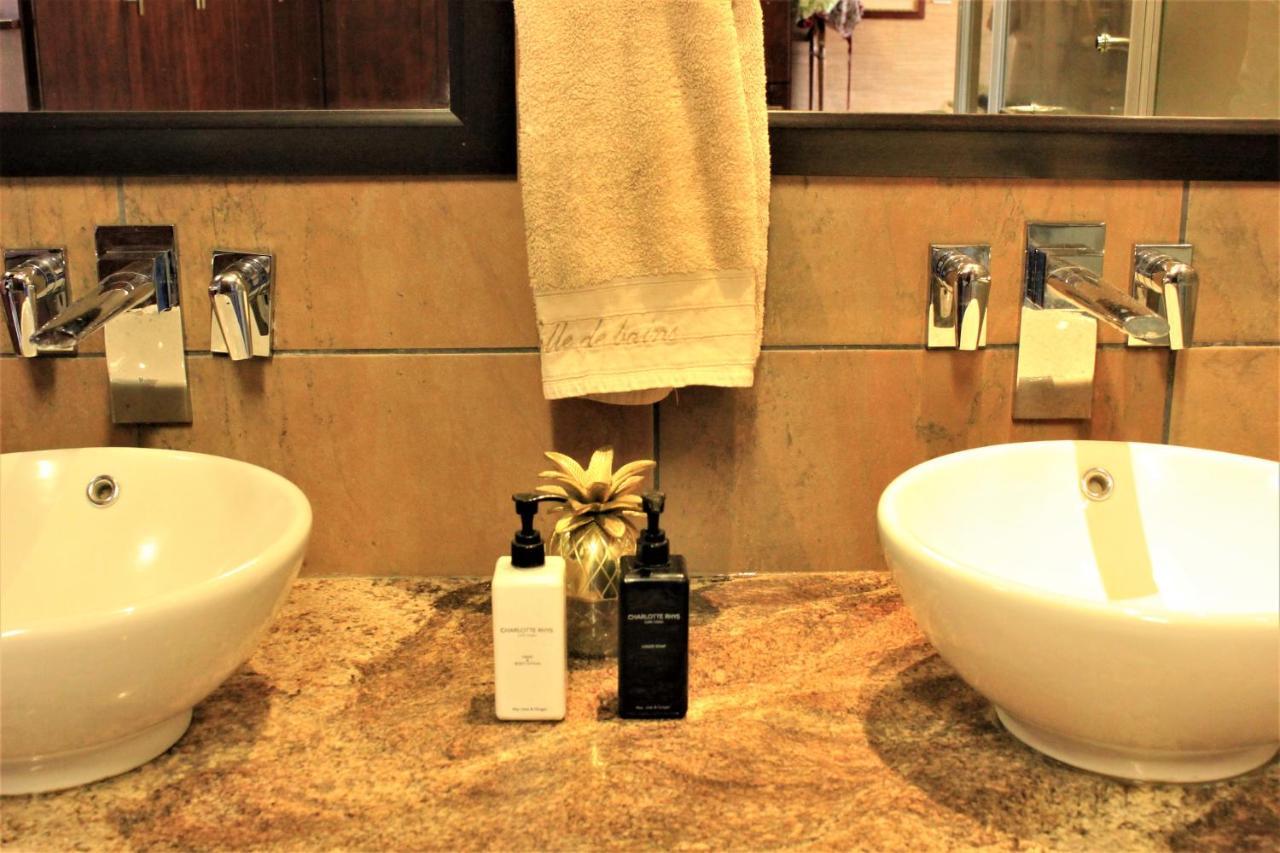 Hekpoort Karee & Wild Olive Guest Lodge מראה חיצוני תמונה