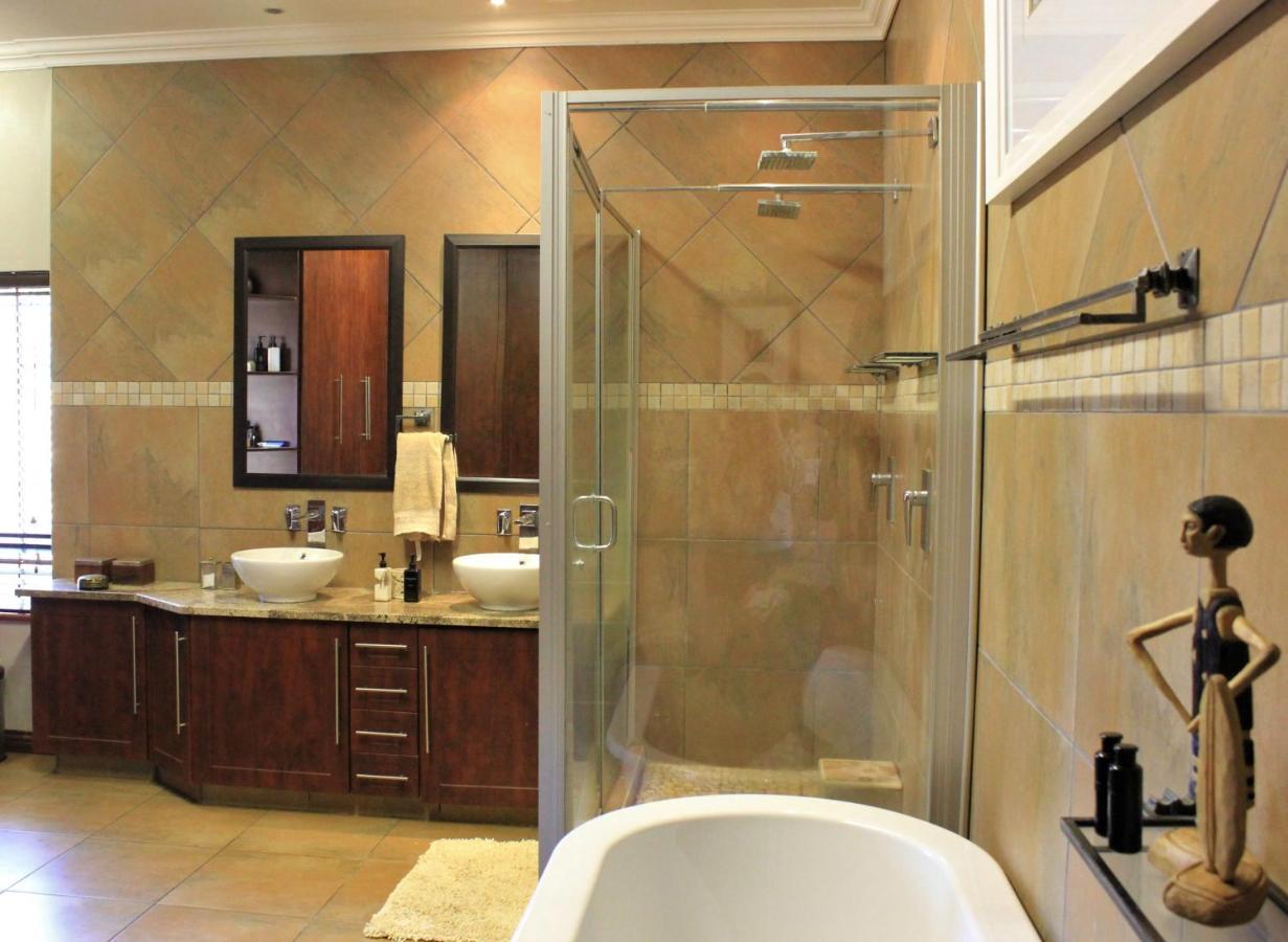 Hekpoort Karee & Wild Olive Guest Lodge מראה חיצוני תמונה