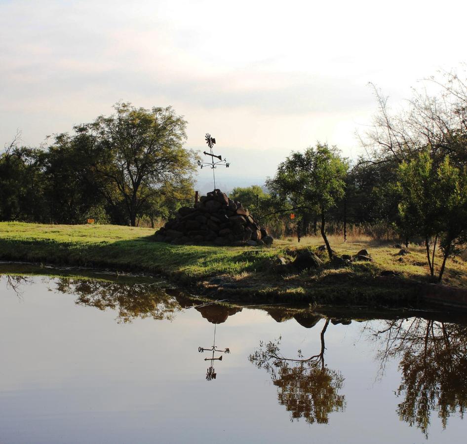 Hekpoort Karee & Wild Olive Guest Lodge מראה חיצוני תמונה