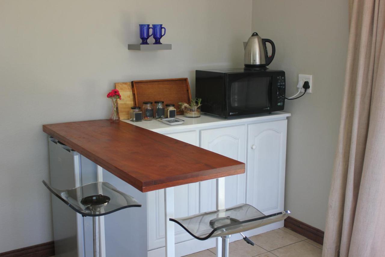 Hekpoort Karee & Wild Olive Guest Lodge מראה חיצוני תמונה