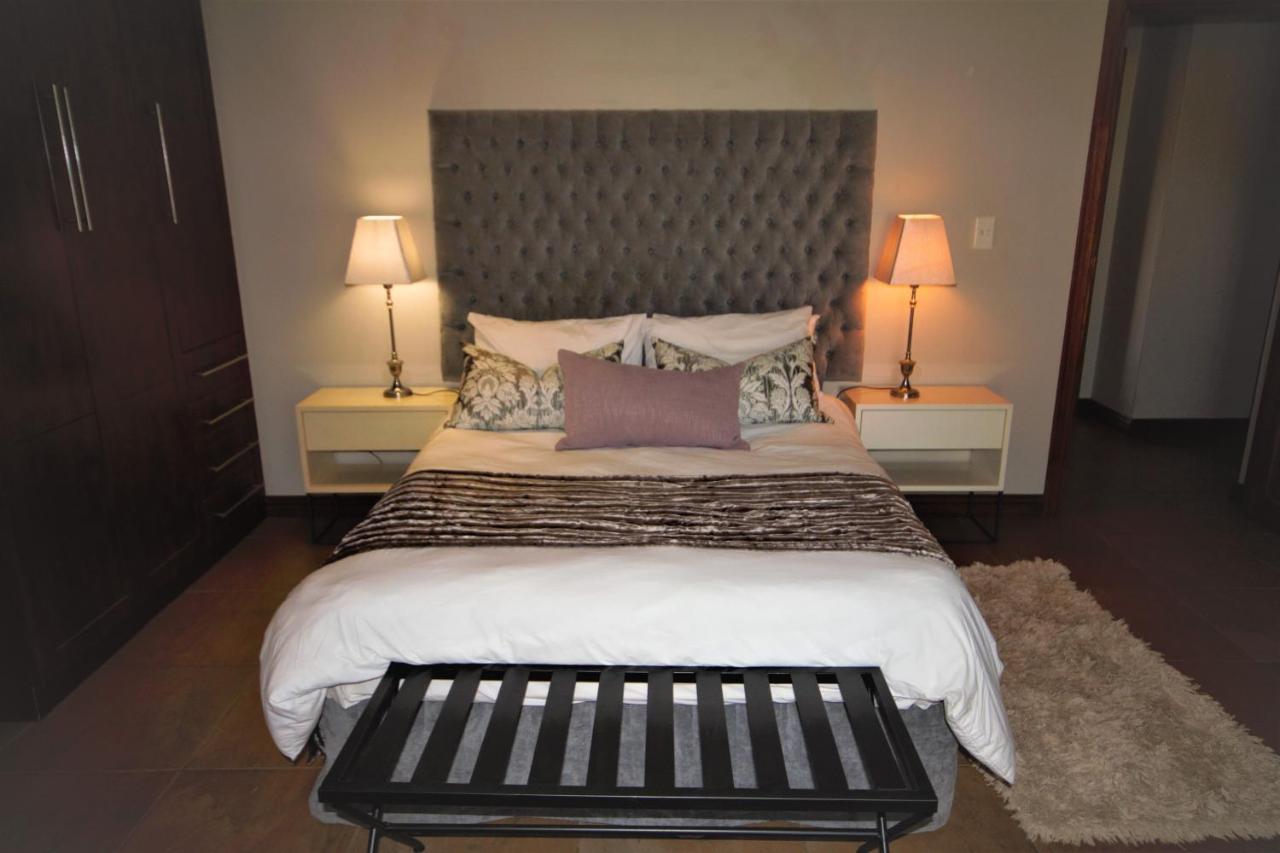 Hekpoort Karee & Wild Olive Guest Lodge מראה חיצוני תמונה