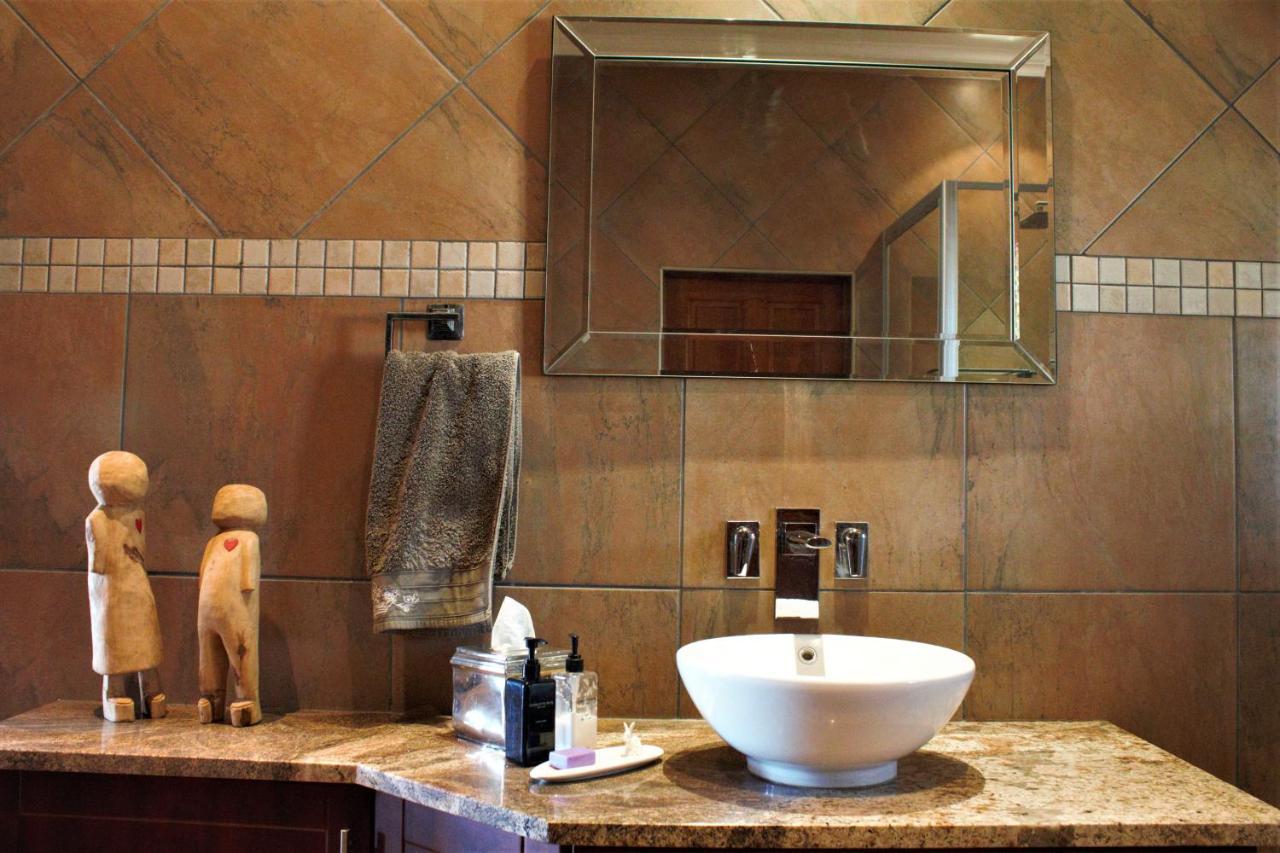 Hekpoort Karee & Wild Olive Guest Lodge מראה חיצוני תמונה